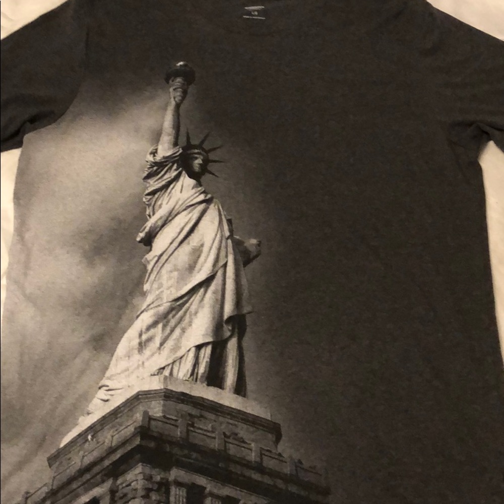 Men’s Statue of Liberty Graphic Tee